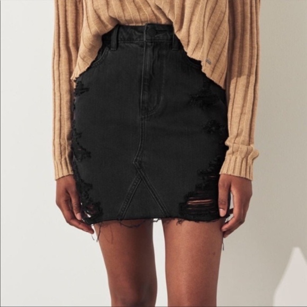 Hollister Black Ultra High Rise Skirt. Brand New Hollister Skirt.
